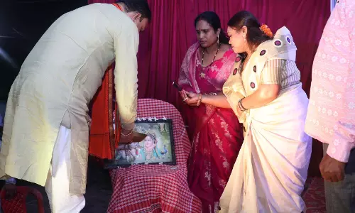 स्वास्थ्य मंत्री श्याम बिहारी जायसवाल ने मटकी फोड़ कार्यक्रम में की शिरकत स्वास्थ्य मंत्री श्याम बिहारी जायसवाल ने मटकी फोड़ कार्यक्रम में की शिरकत
