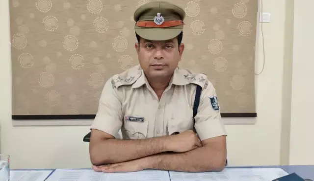 छत्रपुर पुलिस स्टेशन IIC देबाशीष मोहंती निलंबित छत्रपुर पुलिस स्टेशन IIC देबाशीष मोहंती निलंबित
