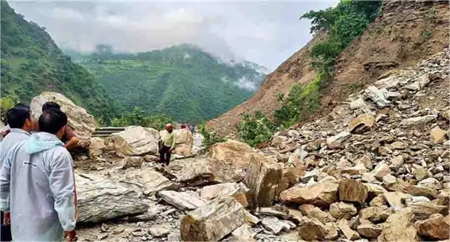 Jammu- Kashmir:विनाशकारी बारिश मलबे में दब गए कई घर Jammu- Kashmir:विनाशकारी बारिश मलबे में दब गए कई घर