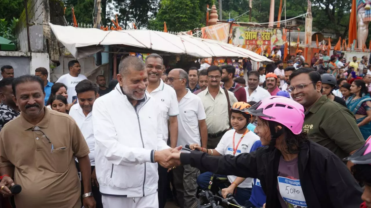 Ride & Rise साइकिल रैली में शामिल हुए विधायक किरण सिंहदेव Ride & Rise साइकिल रैली में शामिल हुए विधायक किरण सिंहदेव