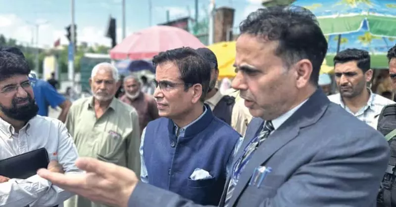 तनवीर सादिक ने SKIMS Chowk पर ओवरहेड पैदल मार्ग को मंजूरी का स्वागत किया तनवीर सादिक ने SKIMS Chowk पर ओवरहेड पैदल मार्ग को मंजूरी का स्वागत किया