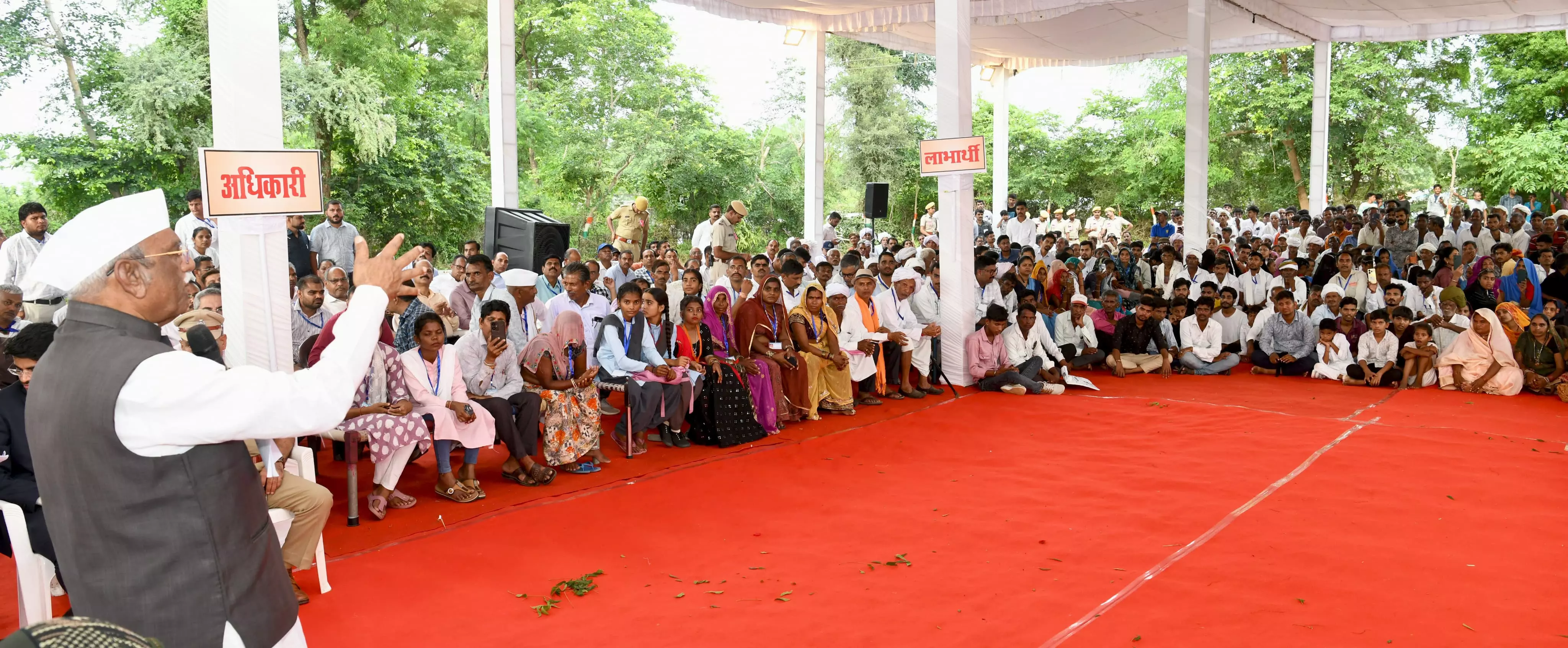 Jaipur: राज्यपाल बागडे ने आदिवासी गांव बरोड़ा में की रात्रि चौपाल Jaipur: राज्यपाल बागडे ने आदिवासी गांव बरोड़ा में की रात्रि चौपाल