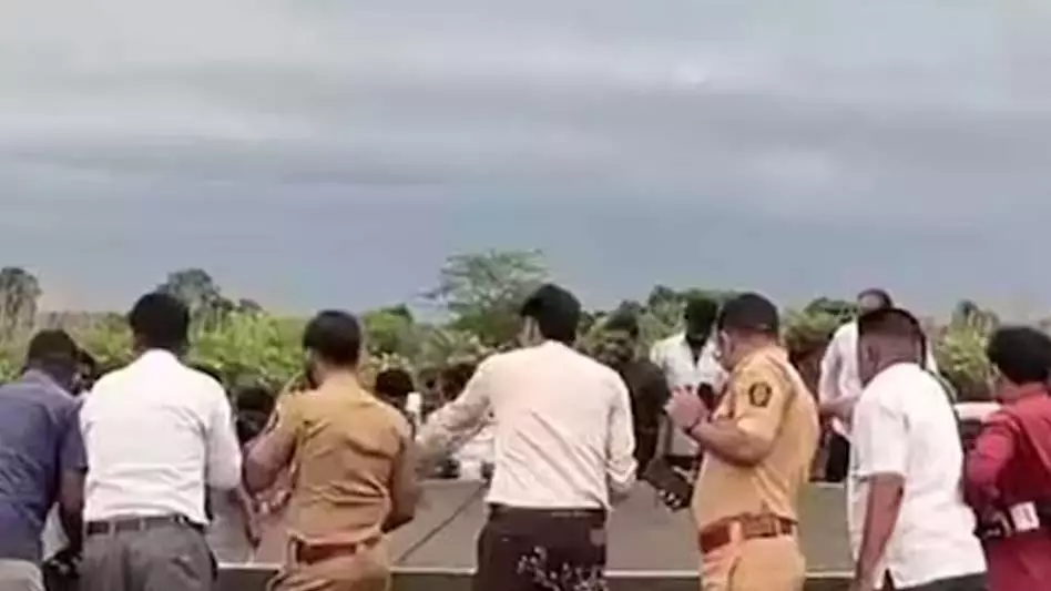 OMG! 5 जिंदगियां खत्म...हत्या और खुदकुशी का हैरान करने वाला मामला OMG! 5 जिंदगियां खत्म...हत्या और खुदकुशी का हैरान करने वाला मामला