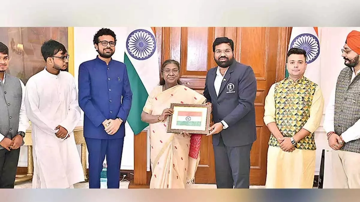 Anantapur के युवाओं ने राष्ट्रपति से मुलाकात की Anantapur के युवाओं ने राष्ट्रपति से मुलाकात की