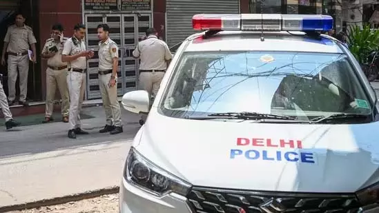 Delhi : घर में महिला के बेटे ने दो बार किया बलात्कार Delhi : घर में महिला के बेटे ने दो बार किया बलात्कार