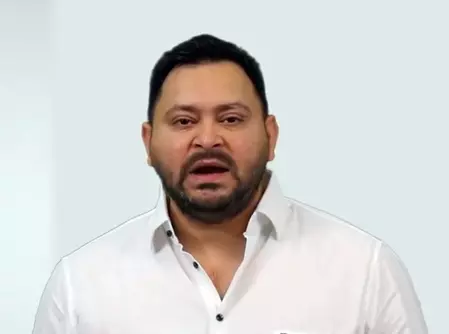 वोट की चोरी नहीं, डकैती की जा रही है : तेजस्वी यादव वोट की चोरी नहीं, डकैती की जा रही है : तेजस्वी यादव