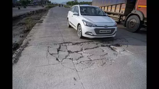 पालघर पुलिस की पहल: ब्लैक स्पॉट चिन्हित कर NHAI को भेजा पत्र पालघर पुलिस की पहल: ब्लैक स्पॉट चिन्हित कर NHAI को भेजा पत्र