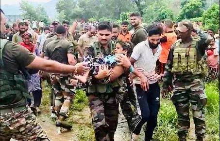 कठुआ में बादल फटने और भूस्खलन से 7 की मौत कठुआ में बादल फटने और भूस्खलन से 7 की मौत