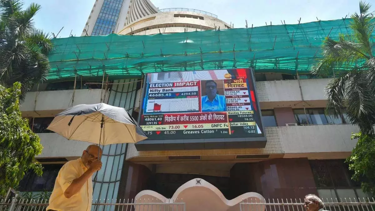 शीर्ष 10 कंपनियों में से 5 का बाजार मूल्यांकन 60,675.94 करोड़ रुपये बढ़ा शीर्ष 10 कंपनियों में से 5 का बाजार मूल्यांकन 60,675.94 करोड़ रुपये बढ़ा