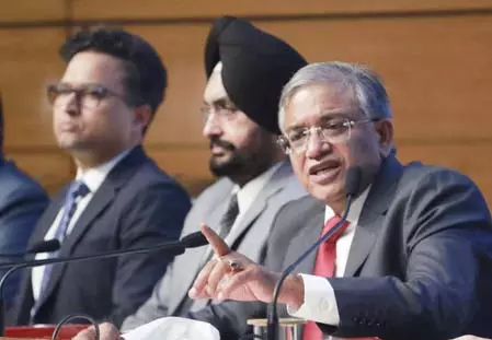 बंगाल और देश के अन्य राज्यों में एसआईआर पर जल्द लेंगे निर्णय : ज्ञानेश कुमार बंगाल और देश के अन्य राज्यों में एसआईआर पर जल्द लेंगे निर्णय : ज्ञानेश कुमार