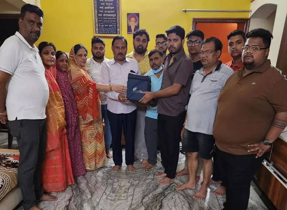 कारोबारी ने मां के निधन पश्चात् किया नेत्रदान कारोबारी ने मां के निधन पश्चात् किया नेत्रदान
