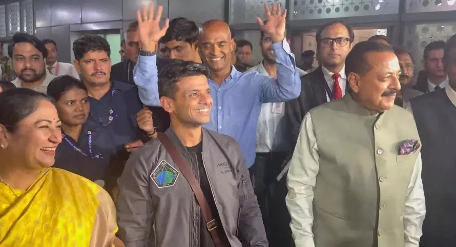 अंतरिक्ष मिशन से लौटे शुभांशु शुक्ला का दिल्ली में ऐतिहासिक स्वागत अंतरिक्ष मिशन से लौटे शुभांशु शुक्ला का दिल्ली में ऐतिहासिक स्वागत