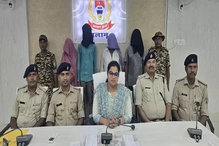 प्रेम प्रसंग के विवाद में युवक की हत्या, शव रेलवे ट्रैक पर फेंका, चार गिरफ्तार प्रेम प्रसंग के विवाद में युवक की हत्या, शव रेलवे ट्रैक पर फेंका, चार गिरफ्तार