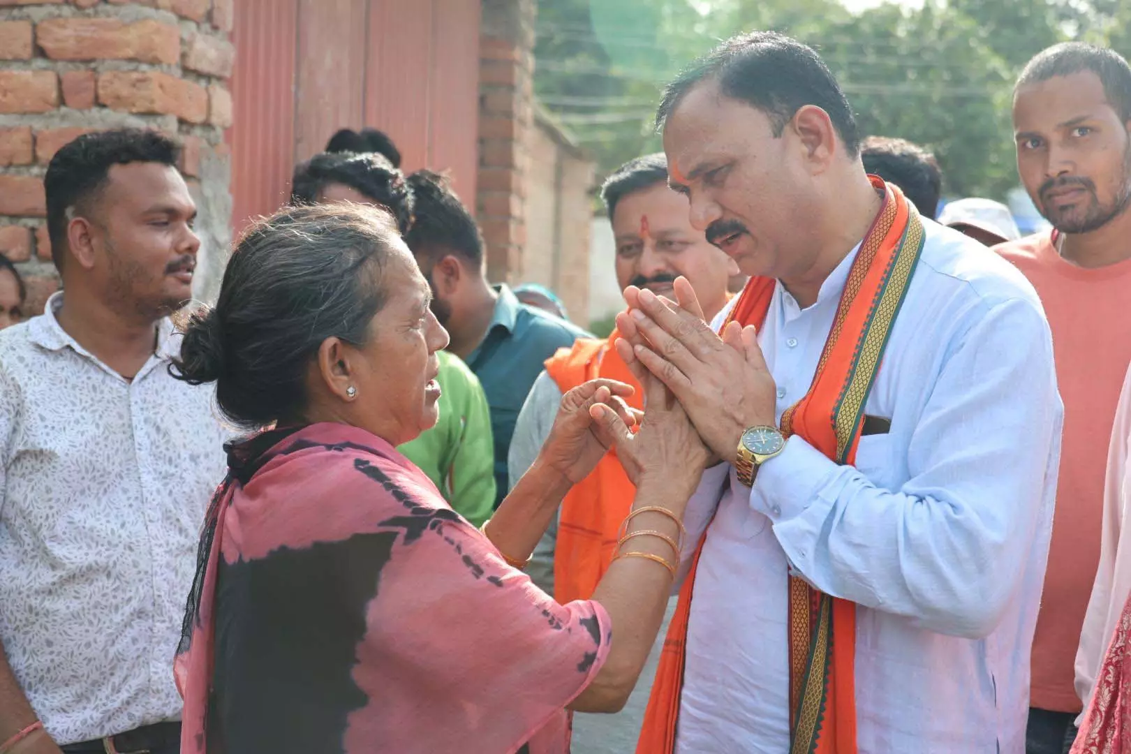 स्वास्थ्य मंत्री श्याम बिहारी जायसवाल ने चिरमिरी वार्ड 19 में किया भ्रमण स्वास्थ्य मंत्री श्याम बिहारी जायसवाल ने चिरमिरी वार्ड 19 में किया भ्रमण
