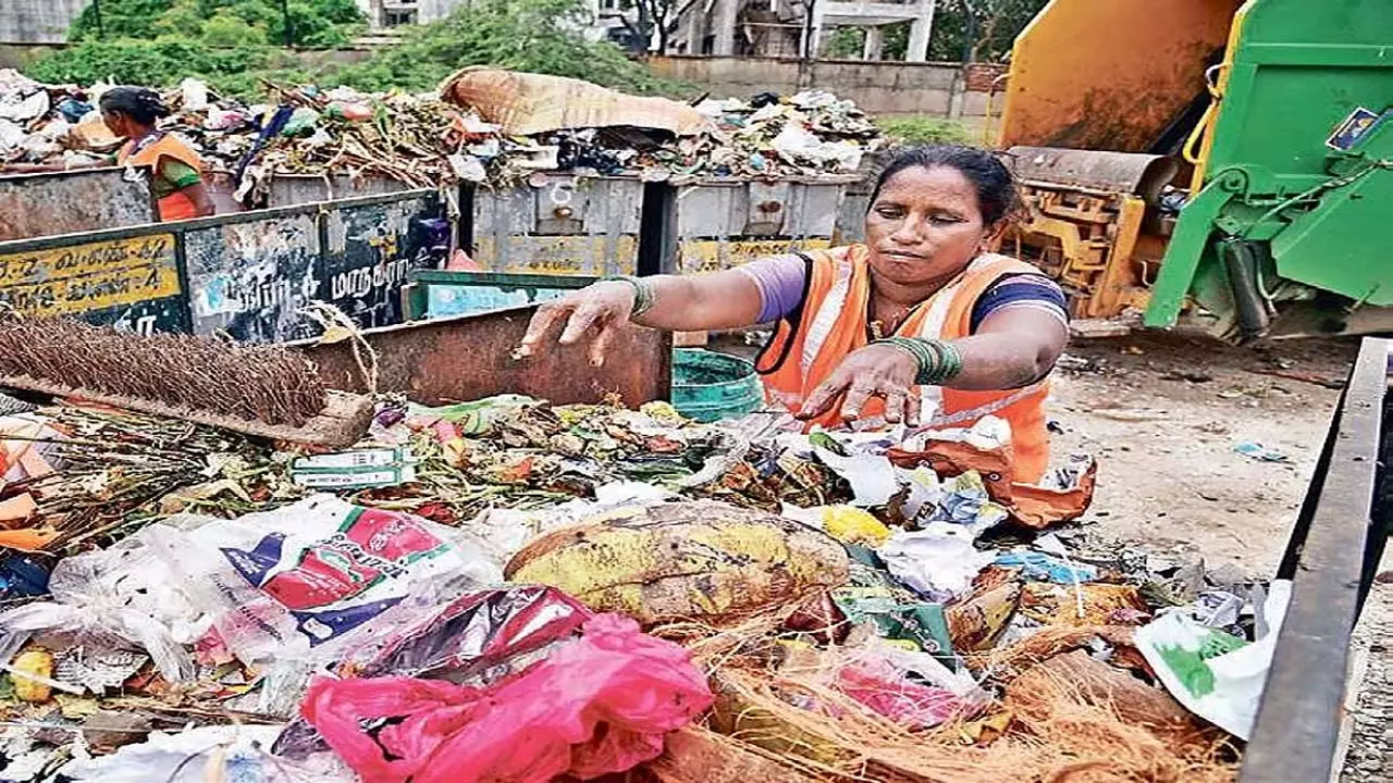 Strict holiday rules: कोयंबटूर में सफाई कर्मचारी असंतुष्ट Strict holiday rules: कोयंबटूर में सफाई कर्मचारी असंतुष्ट