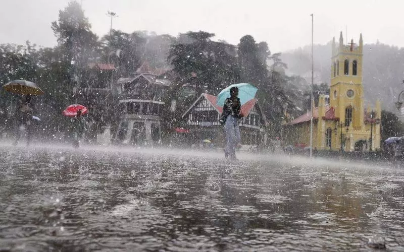 Shimla-Mandi सड़क तत्तापानी के पास धंसी, आज भी भारी बारिश जारी Shimla-Mandi सड़क तत्तापानी के पास धंसी, आज भी भारी बारिश जारी