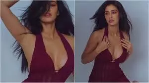 Disha Patani: प्लंजिंग नेकलाइन ड्रेस में बढ़ाई गर्मी Disha Patani: प्लंजिंग नेकलाइन ड्रेस में बढ़ाई गर्मी