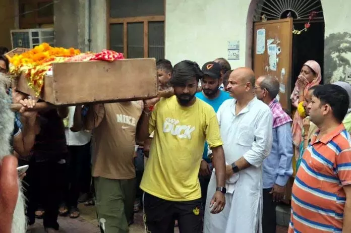 सेठी ने Kishtwar बादल फटने के पीड़ितों के शोक संतप्त परिवारों से मुलाकात की, संवेदना व्यक्त की सेठी ने Kishtwar बादल फटने के पीड़ितों के शोक संतप्त परिवारों से मुलाकात की, संवेदना व्यक्त की