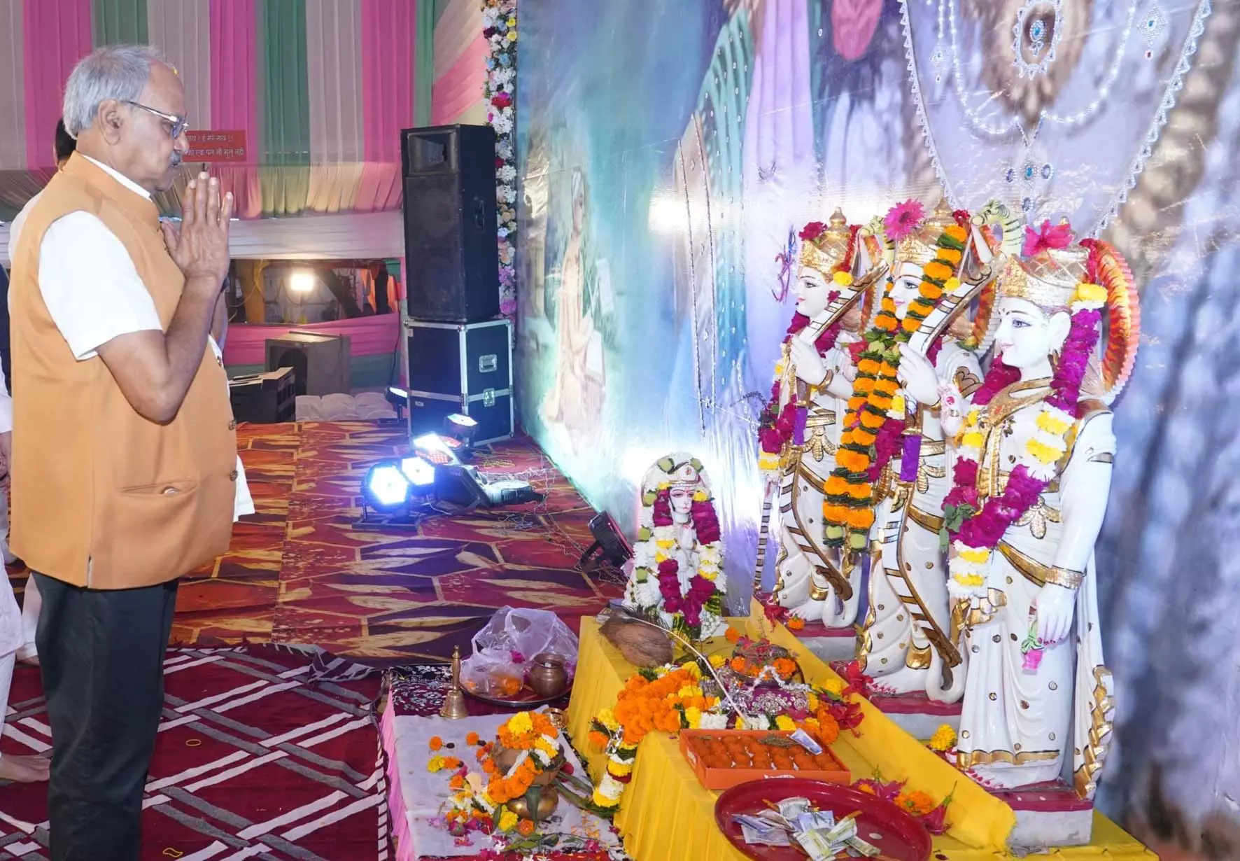 दुर्ग में जन्माष्टमी उत्सव: सांसद बृजमोहन ने की पूजा-अर्चना, श्रीकृष्ण के जीवन से सीखने की दी नसीहत दुर्ग में जन्माष्टमी उत्सव: सांसद बृजमोहन ने की पूजा-अर्चना, श्रीकृष्ण के जीवन से सीखने की दी नसीहत