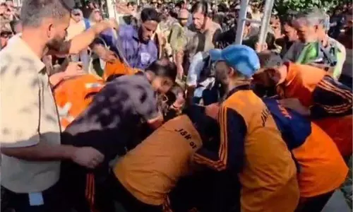 Kupwara : कुआं खोदते समय हादसा, बचाव अभियान जारी