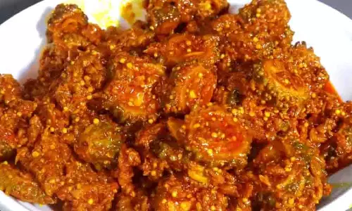 Bitter gourd pickle: खाने का स्वाद बढ़ा देगा