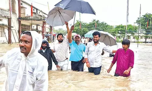 torrential rain से आदिलाबाद तबाह torrential rain से आदिलाबाद तबाह