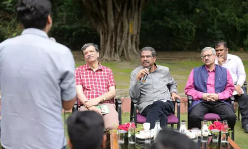 आईआईटी दिल्ली में छात्रों से मिले शिक्षा मंत्री, पीएम ने किया है आत्मनिर्भरता का आह्वान