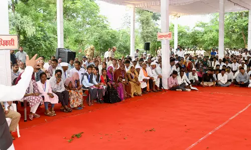 Jaipur: राज्यपाल बागडे ने आदिवासी गांव बरोड़ा में की रात्रि चौपाल