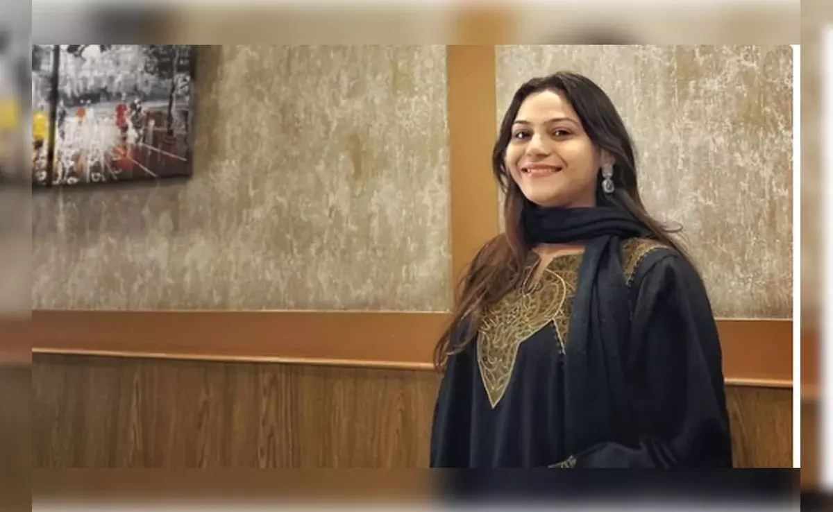Jyoti Malhotra के खिलाफ SIT की 2500 पेज की चार्जशीट पेश, जांच जारी Jyoti Malhotra के खिलाफ SIT की 2500 पेज की चार्जशीट पेश, जांच जारी