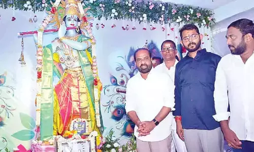 Yadav ने श्रीकृष्ण जन्माष्टमी समारोह में भाग लिया