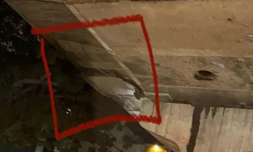 Bengaluru: एजीपुरा फ्लाईओवर की हालत खराब, अधूरे प्रोजेक्ट पर मचा बवाल Bengaluru: एजीपुरा फ्लाईओवर की हालत खराब, अधूरे प्रोजेक्ट पर मचा बवाल