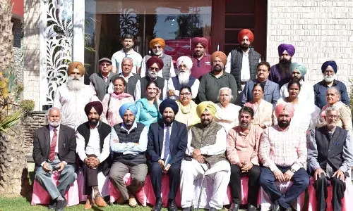 Nabha से वाघा बॉर्डर तक शांति कारवां का पलाही में गर्मजोशी से स्वागत Nabha से वाघा बॉर्डर तक शांति कारवां का पलाही में गर्मजोशी से स्वागत