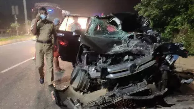 पलक्कड़ के वालयार में खड़ी लॉरी से कार के टकराने से Tamil Naduकी दो महिलाओं की मौत