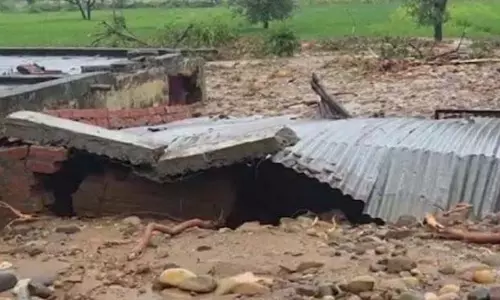 बादल फटने से कठुआ का सुदूर गांव कटकर रह गया