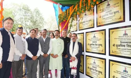 CM ने मंडी में 216 करोड़ रुपये की 33 परियोजनाओं का उद्घाटन किया