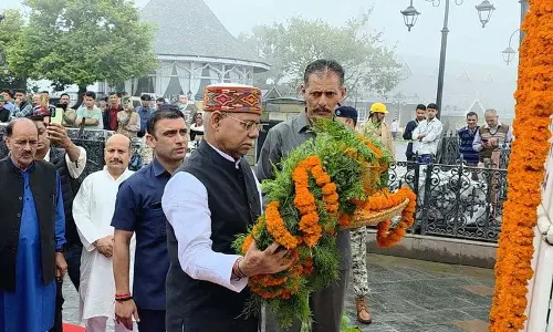 Himachal: राज्यपाल, मुख्यमंत्री ने वाजपेयी को श्रद्धांजलि दी Himachal: राज्यपाल, मुख्यमंत्री ने वाजपेयी को श्रद्धांजलि दी