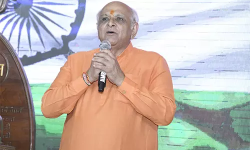 गुजरात के CM ने महात्मा गांधी की जन्मस्थली पर स्वतंत्रता दिवस मनाया गुजरात के CM ने महात्मा गांधी की जन्मस्थली पर स्वतंत्रता दिवस मनाया