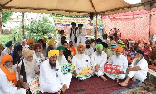स्वतंत्रता दिवस पर लतीफपुरा निवासियों ने किया विरोध प्रदर्शन, HC के निष्कासन से चिंतित