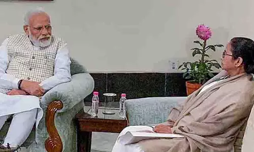 Kolkata में पीएम मोदी के मेट्रो लॉन्च के लिए अश्विनी वैष्णव ने ममता बनर्जी को आमंत्रित किया Kolkata में पीएम मोदी के मेट्रो लॉन्च के लिए अश्विनी वैष्णव ने ममता बनर्जी को आमंत्रित किया
