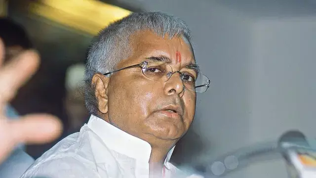 लालू यादव का नारा: चोरों को हटाइए, हमें जिताइए