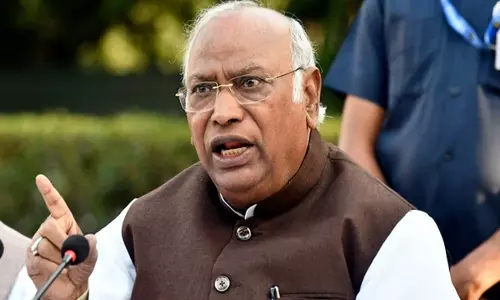 मल्लिकार्जुन खड़गे ने RSS की तारीफ करने पर पीएम मोदी की आलोचना की