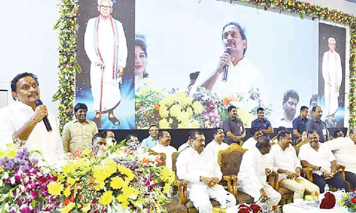 Andhra: शिवनाथ सर्वसम्मति से एसीए रेजिडेंट चुने गए Andhra: शिवनाथ सर्वसम्मति से एसीए रेजिडेंट चुने गए