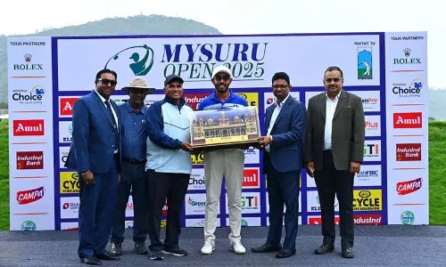Chandigarh: शहर के गोल्फर युवराज ने मैसूरु ओपन ट्रॉफी जीती Chandigarh: शहर के गोल्फर युवराज ने मैसूरु ओपन ट्रॉफी जीती