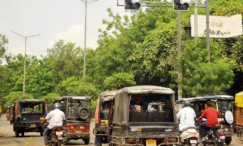 Amritsar: यातायात संकेतों की अनदेखी, शहर के चौराहों पर अव्यवस्था