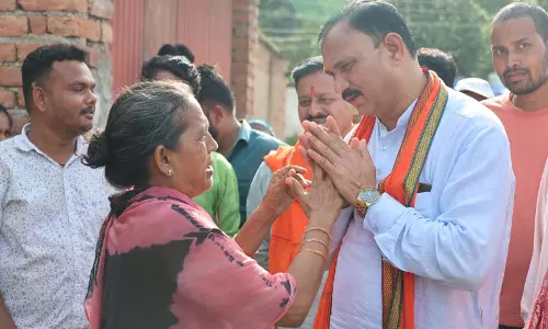 स्वास्थ्य मंत्री श्याम बिहारी जायसवाल ने चिरमिरी वार्ड 19 में किया भ्रमण स्वास्थ्य मंत्री श्याम बिहारी जायसवाल ने चिरमिरी वार्ड 19 में किया भ्रमण