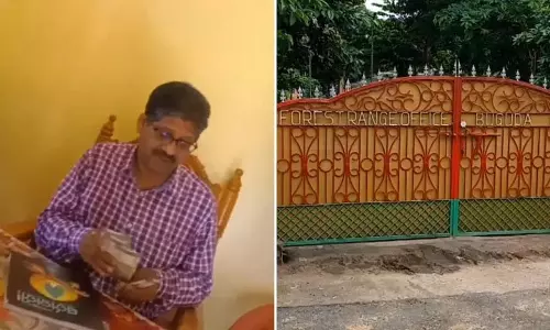 Odisha: वन रेंजर ने रिश्वत लेकर लकड़ी माफिया का वाहन छोड़ा, वीडियो वायरल