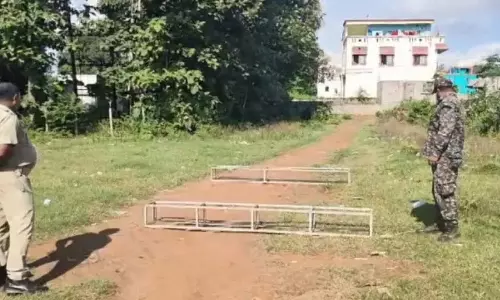 Angul: पड़ोसियों के बीच विवाद में युवक की पीट-पीटकर हत्या Angul: पड़ोसियों के बीच विवाद में युवक की पीट-पीटकर हत्या