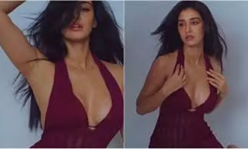 Disha Patani: प्लंजिंग नेकलाइन ड्रेस में बढ़ाई गर्मी Disha Patani: प्लंजिंग नेकलाइन ड्रेस में बढ़ाई गर्मी