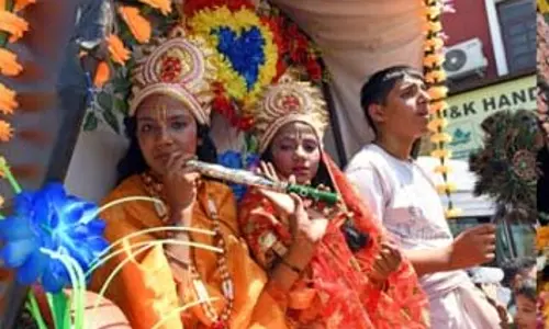 JAMMU: धार्मिक उत्साह के साथ मनाई गई जन्माष्टमी JAMMU: धार्मिक उत्साह के साथ मनाई गई जन्माष्टमी