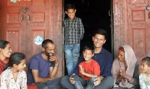 KATHUA: सेना के डॉक्टर ने गरीब लड़के को बोलने में मदद की